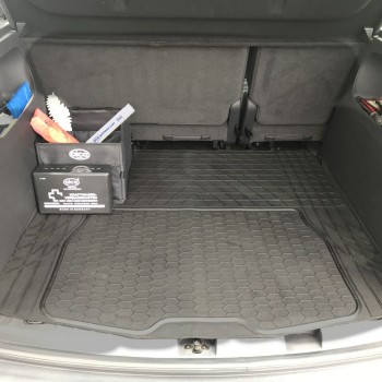 Covoras Portbagaj Universal 140X108 Cm