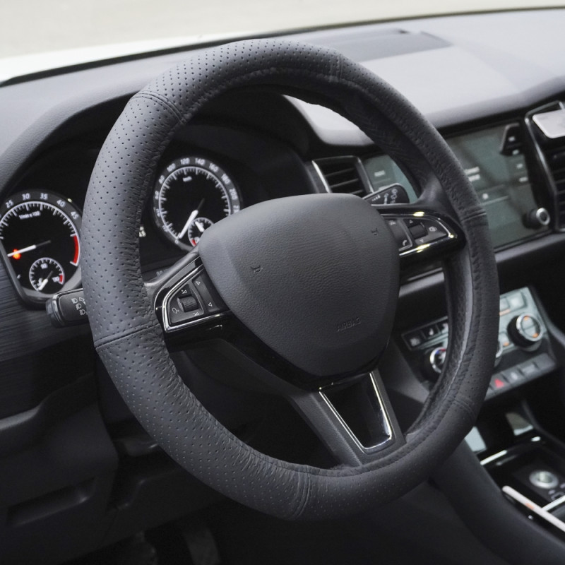 Husa Volan Piele Naturala Perforata Negru 42-44 Cm