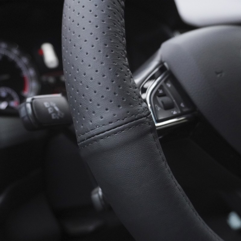 Husa Volan Piele Naturala Semi Perforata Negru 35-37 Cm