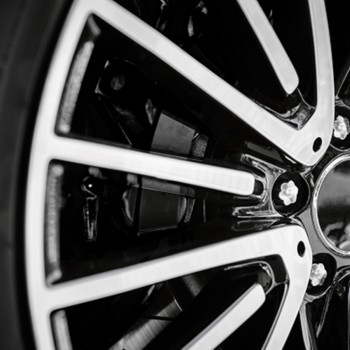 Vopsea Spray Temperaturi Inalte (Negru) 400Ml Brilliante